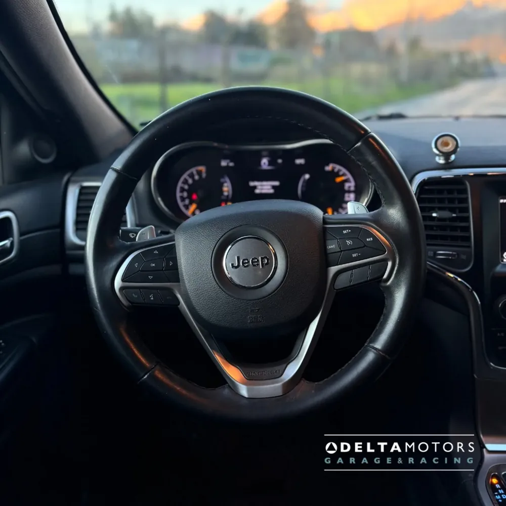 JEEP GRAND CHEROKEE LAREDO 2019 — Delta Motors