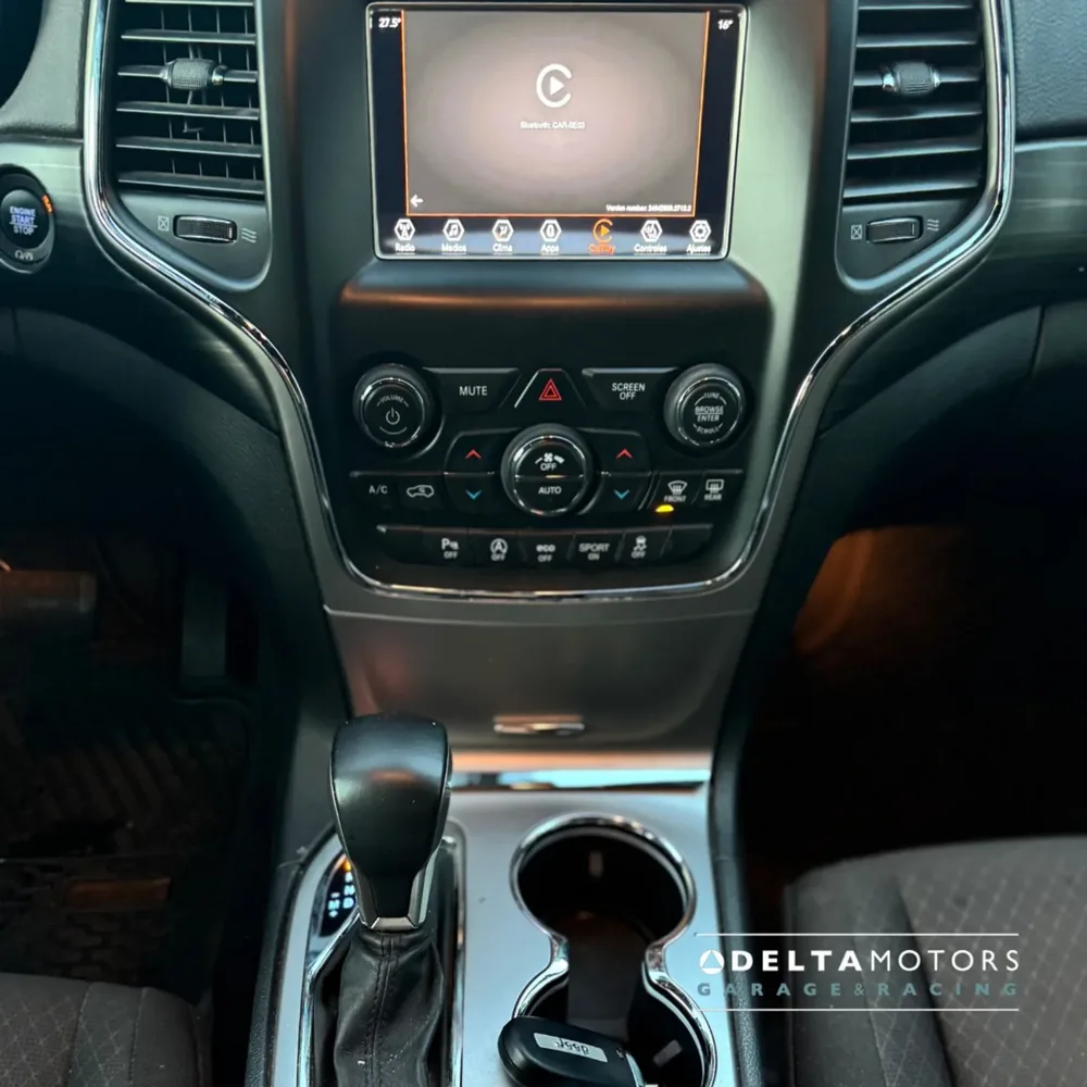 JEEP GRAND CHEROKEE LAREDO 2019 — Delta Motors