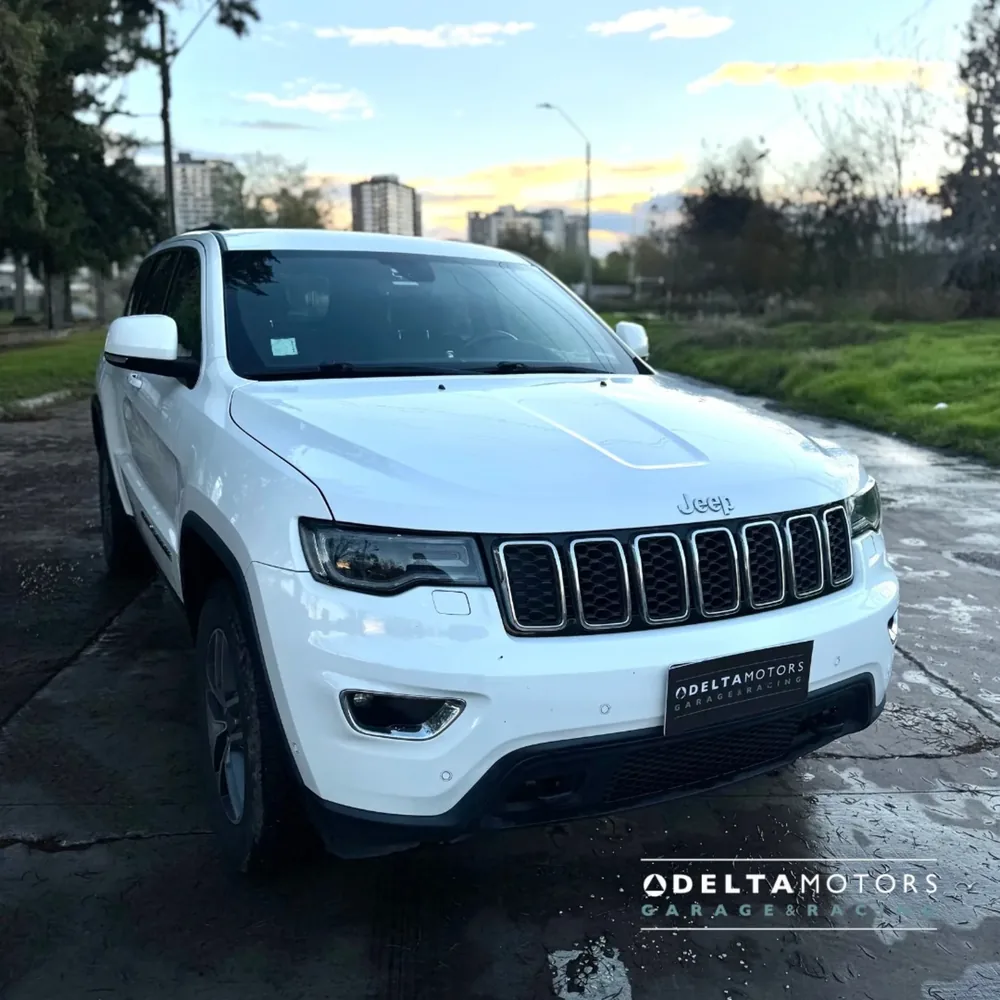 JEEP GRAND CHEROKEE LAREDO 2019 — Delta Motors