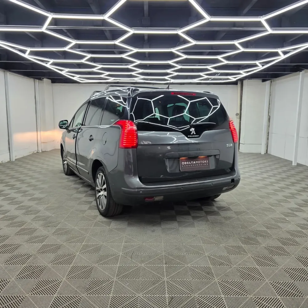 PEUGEOT 5008 AUT 2.0 ALLURE 2015 — Delta Motors