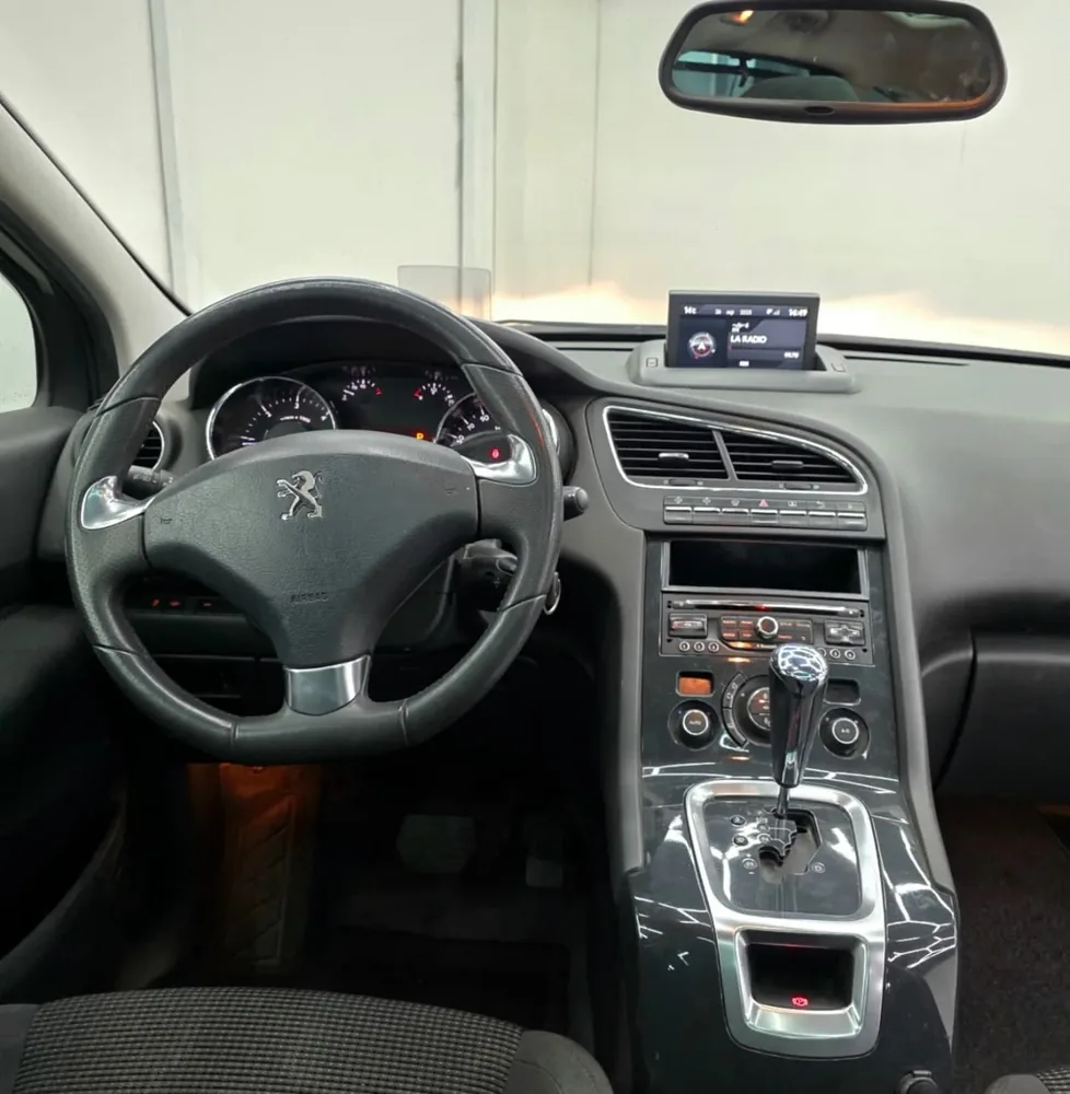 PEUGEOT 5008 AUT 2.0 ALLURE 2015 — Delta Motors