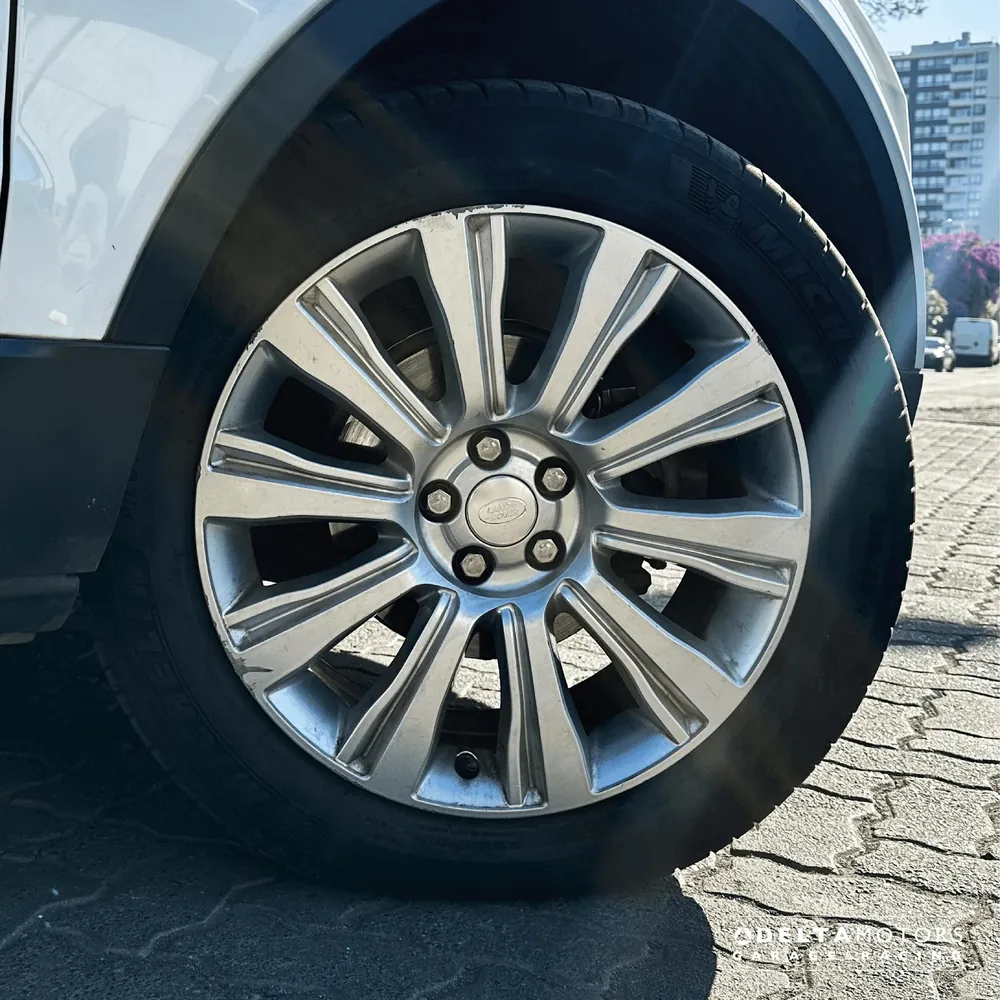 Range Rover Evoque 2015 — Delta Motors