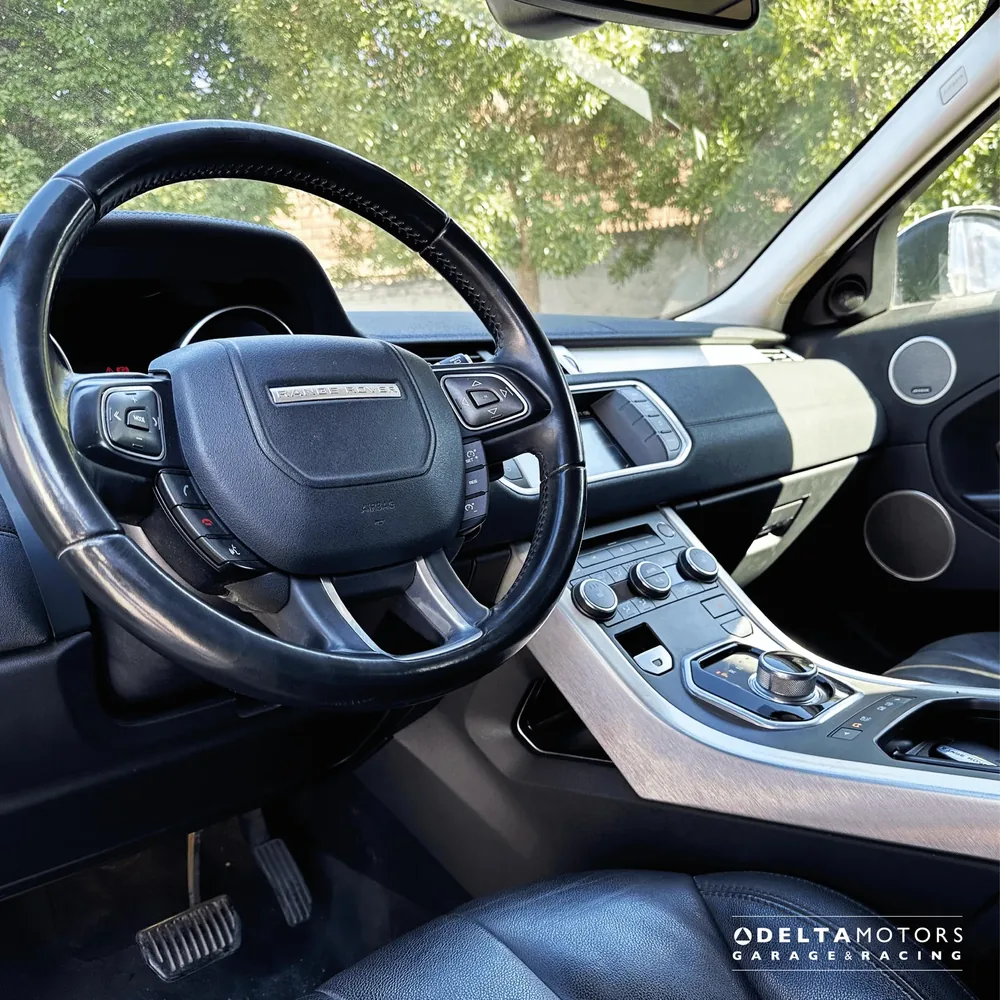 Range Rover Evoque 2015 — Delta Motors