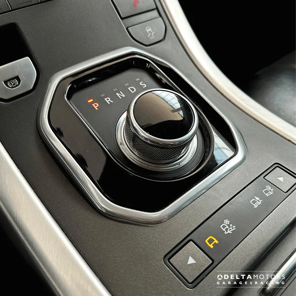 Range Rover Evoque 2015 — Delta Motors