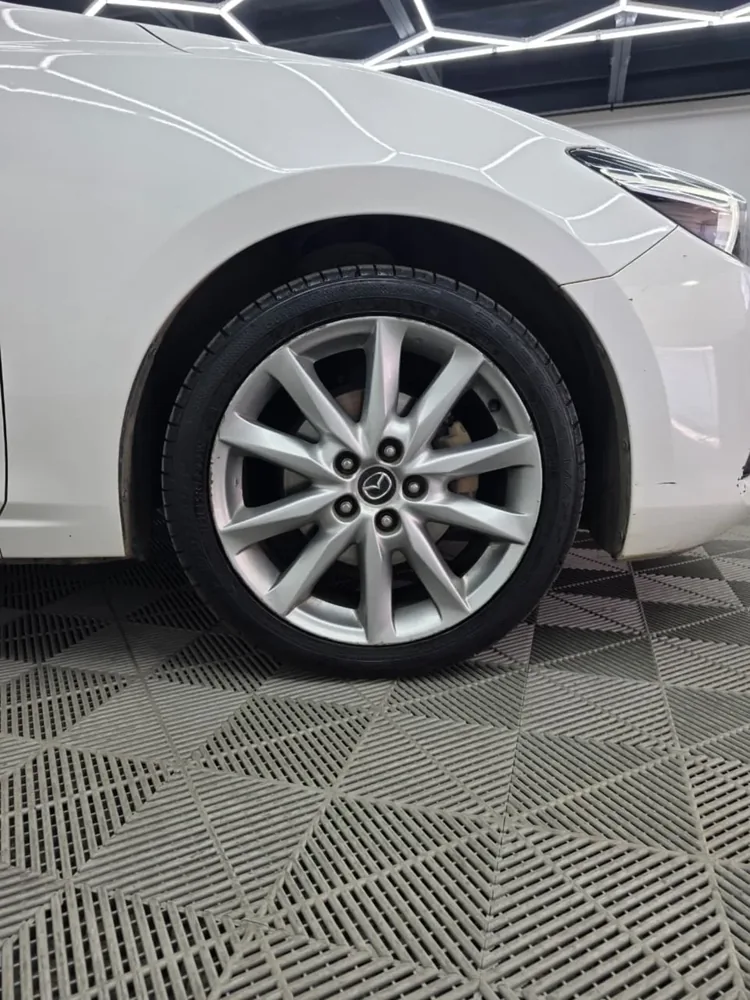 MAZDA 3 2.5 2019 — Delta Motors