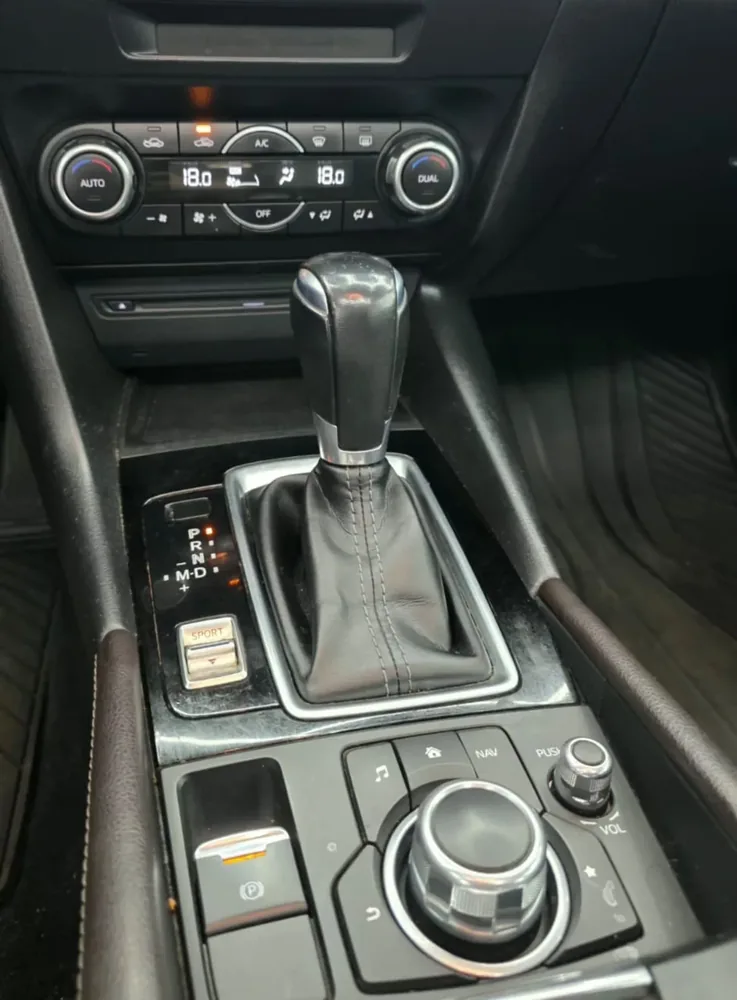 MAZDA 3 2.5 2019 — Delta Motors