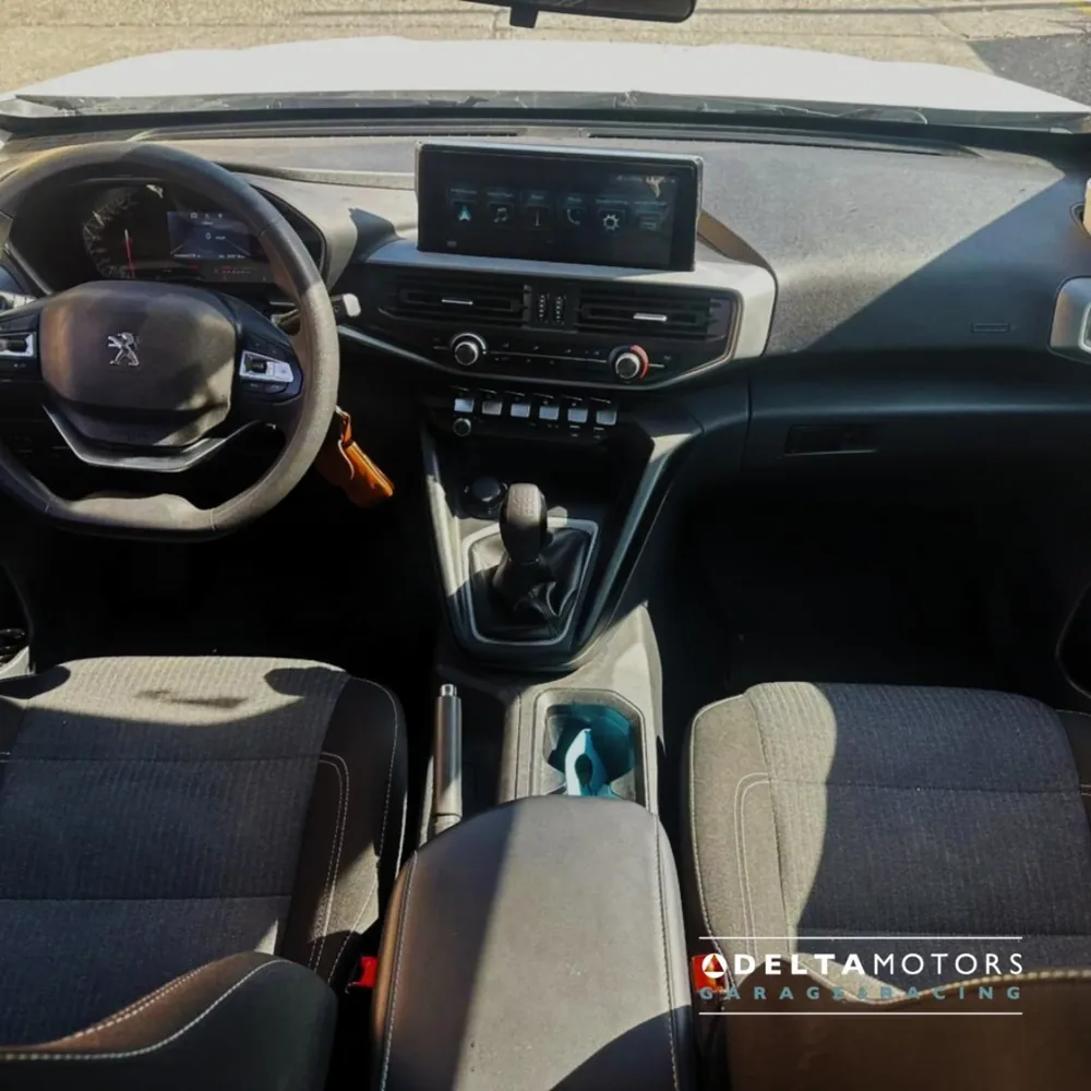 Peugeot Landtrek BlueH 2024 — Delta Motors